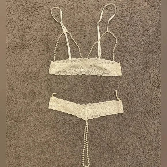 NEW Vintage Pearl and White Lace Bra Panties Thong Intimates Set Bride Wedding - Picture 3 of 6